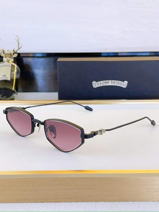 Picture of Chrome Hearts Sunglasses _SKUfw80914579fw